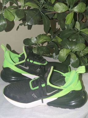 Nike Youth Sneakers in Black and Neon Green